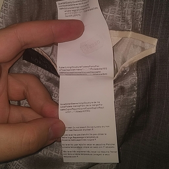 Hugo Boss Virgin Wool Blazer, 44L - Picture 7 of 8